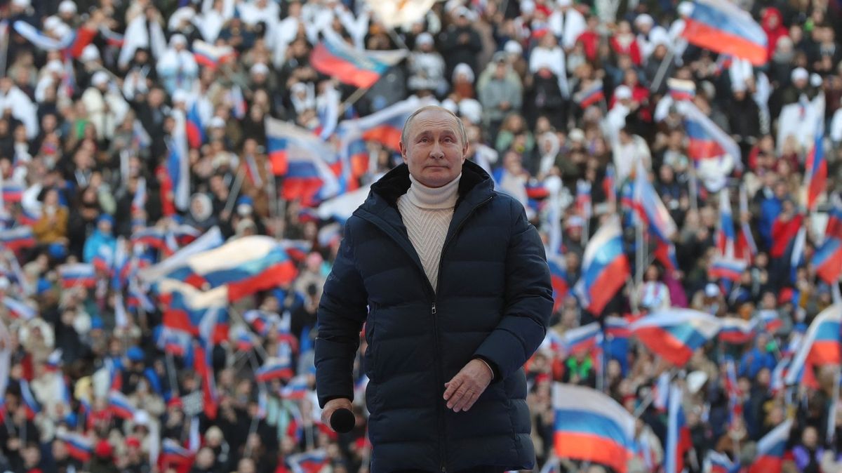 Historička: Rusko chce agresivním militarismem zamaskovat svůj úpadek